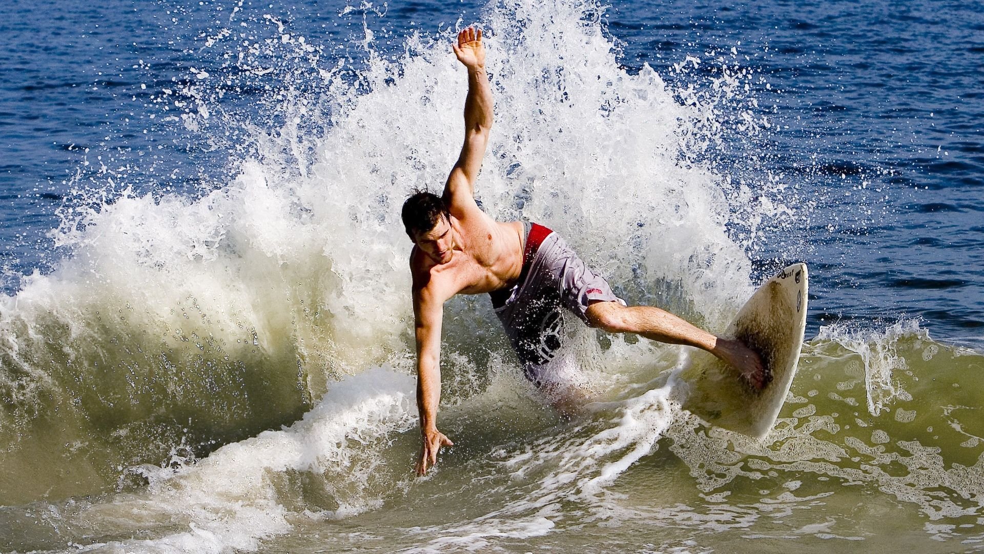 安东·李恩：全黑队中场的“节奏控制者”，每次突破都带来全新的进攻