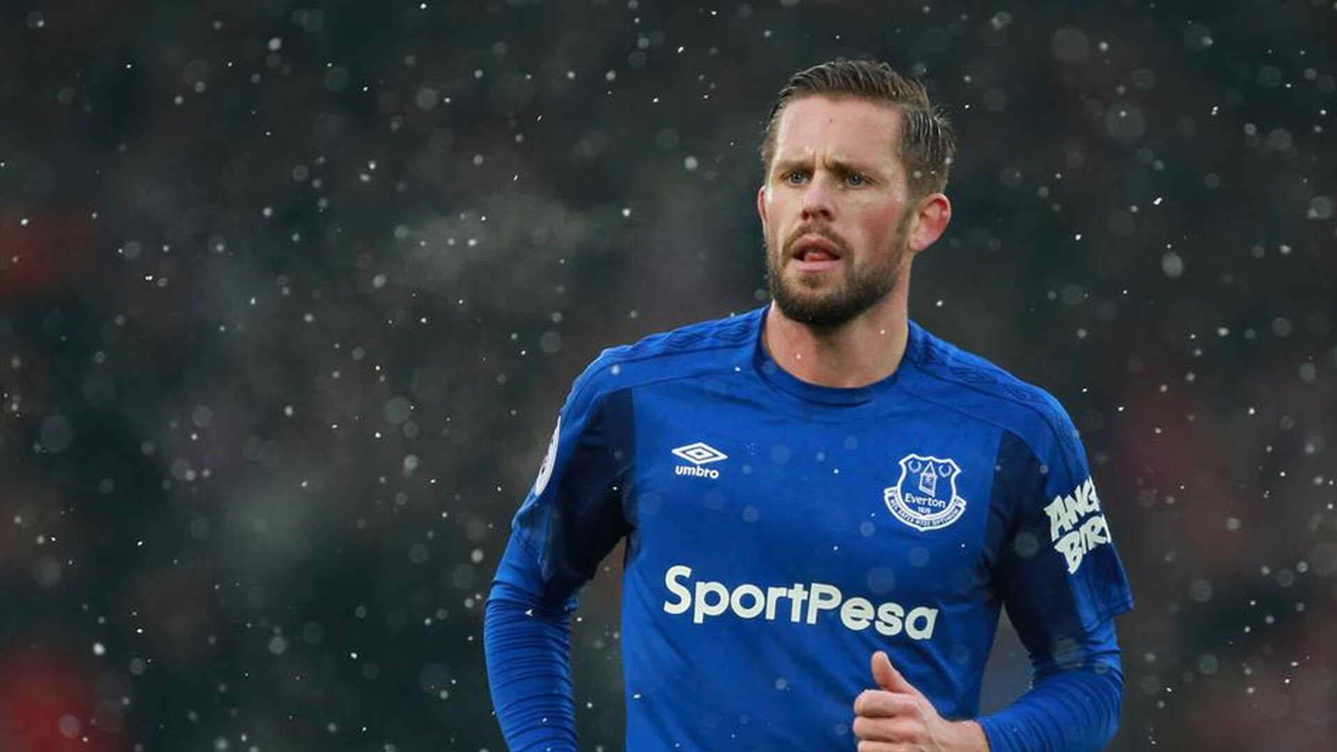 福特：凭借敏锐的场上嗅觉，成功帮助全黑队解锁对方防线，福特suv黑色