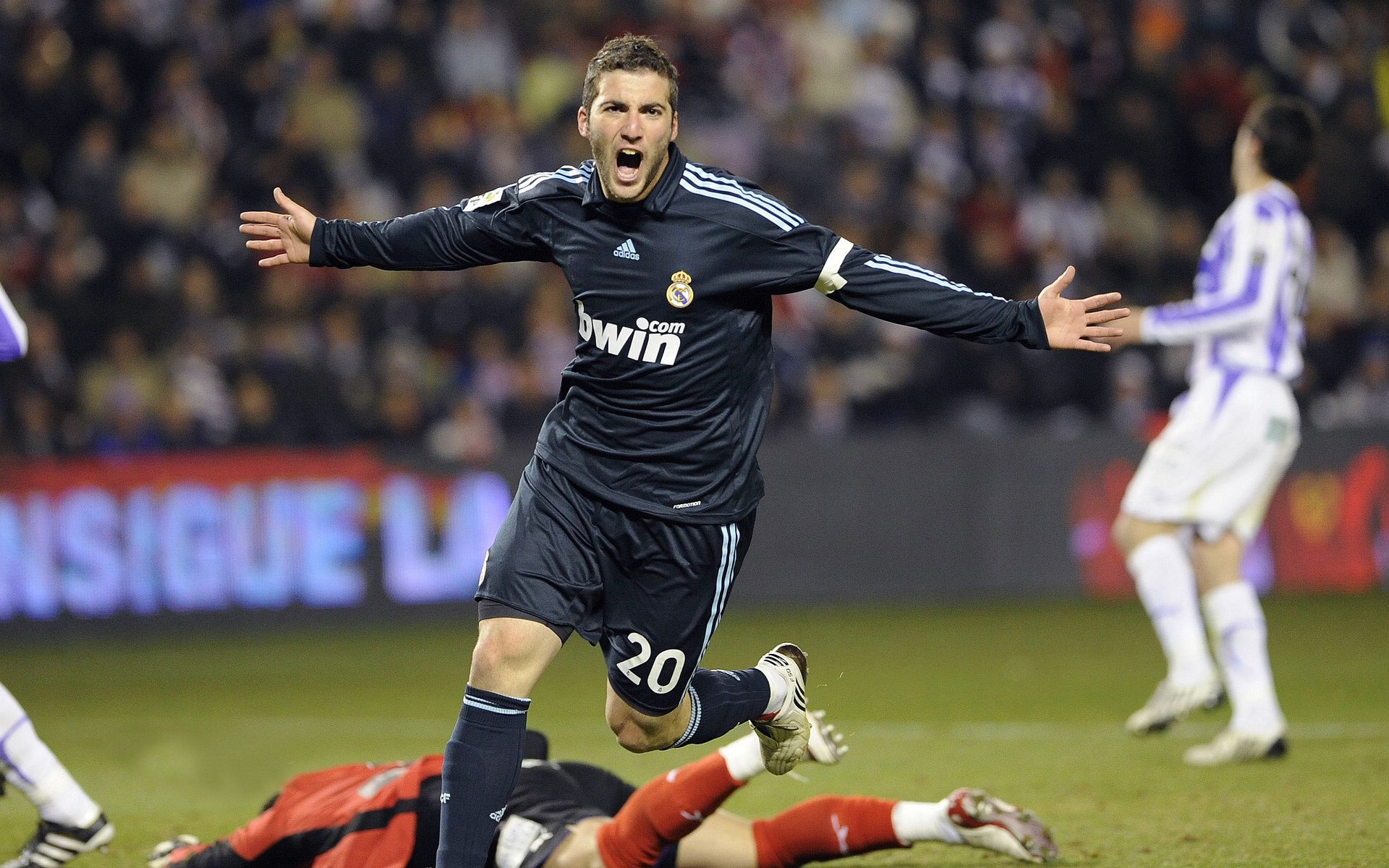 爱游戏体育在线赛事-阿根廷年轻一代崭露头角，国家队未来值得期待